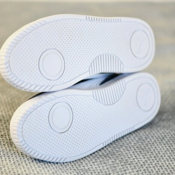 PRE-0WNED Size: 5 Big Kid/6.5 Women | Puma Club 5v5 Sneaker | Club Navy/White - Picture 3 of 12